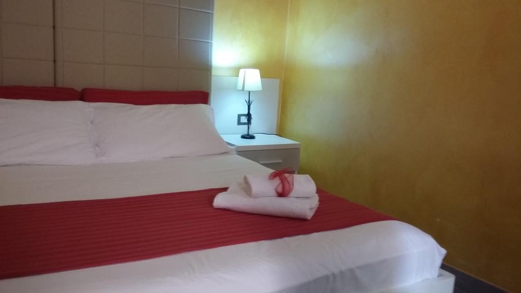 Giorgia Airport Apartment Fiumicino Esterno foto